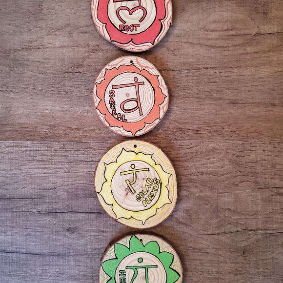 7 chakra wood slice ornaments - Picture 2 of 3